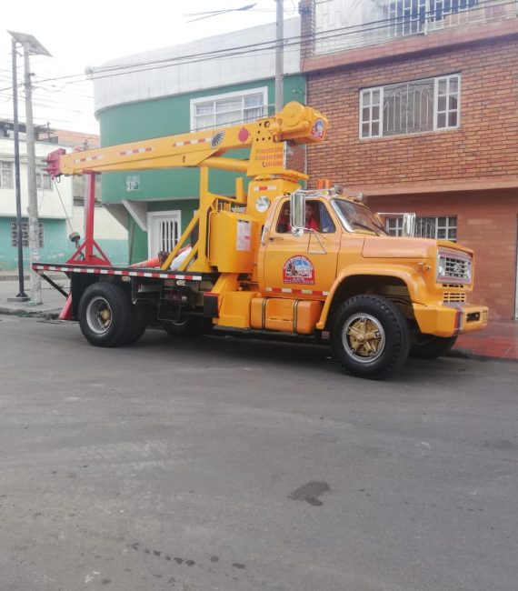 Grúa Stinger Con Canasta - Chevrolet